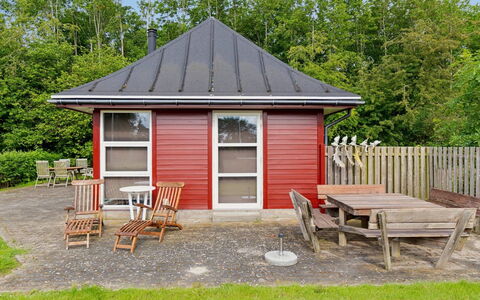 Wrage - 500M from the Sea: Tag, Sommerhus, Sidespor, Garden Bygninger, Dør, Skur, Have, Skygge, Gård, Lawn