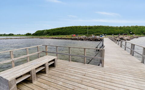 Wrage - 500M from the Sea: Gulvbelægning, Væg, Etage, Indretning, Træ, Loft, Trægulve, Belysning, Møbel, Laminat Gulv