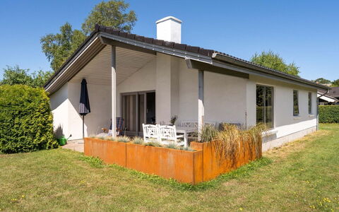 Ilppo - 200M from the Sea: Svømmepøl, Udendørs Møbler, Møbel, Udvej, Flise, Eco Hotel, Skygge, Stol, Fritid, Estate
