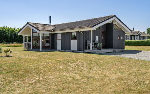 Ela - 500M from the Sea: Græs, Busk, Hus, Have, Hjem, Sommerhus, Land Lot, Lawn, Bunddække