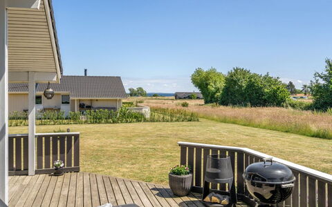 Ela - 500M from the Sea: Tag, Hus, Hjem, Sommerhus, Sidespor, Estate, Indkørsel, Garden Bygninger, Gård, Skur