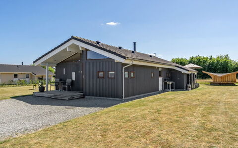 Ela - 500M from the Sea: Tag, Hus, Hjem, Sommerhus, Sidespor, Estate, Indkørsel, Garden Bygninger, Gård, Skur