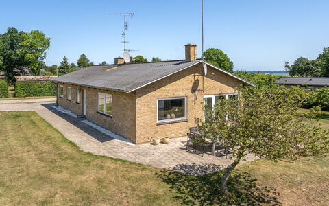Ilda - 250M from the Sea: Tag, Hus, Hjem, Sommerhus, Sidespor, Estate, Indkørsel, Garden Bygninger, Gård, Skur