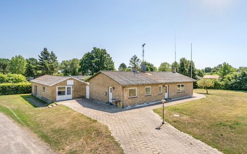 Ilda - 250M from the Sea: Tag, Hus, Hjem, Sommerhus, Sidespor, Estate, Indkørsel, Garden Bygninger, Gård, Skur