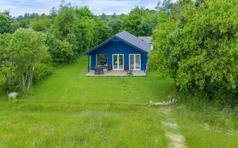 Mato - 100M from the Sea: Busk, Sommerhus, Land Lot, Landdistrikt, Garden Bygninger, Eng, Have, Lawn, Stuehus, Estate