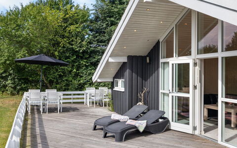 Ønevus - 550M from the Sea: Sommerhus, Hjem, Hus, Tag, Veranda, Estate, Sidespor, Garden Bygninger, Stuehus, Gård