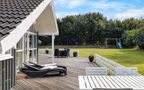 Ønevus - 550M from the Sea: Sommerhus, Hjem, Hus, Tag, Veranda, Estate, Sidespor, Garden Bygninger, Stuehus, Gård