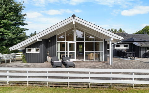 Ønevus - 550M from the Sea: Sommerhus, Hjem, Hus, Tag, Veranda, Estate, Sidespor, Garden Bygninger, Stuehus, Gård