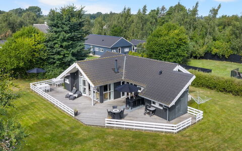 Ønevus - 550M from the Sea: Sommerhus, Hjem, Hus, Tag, Veranda, Estate, Sidespor, Garden Bygninger, Stuehus, Gård
