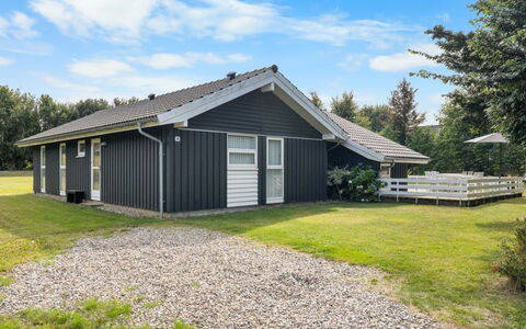 Ønevus - 550M from the Sea: Sommerhus, Hjem, Hus, Tag, Veranda, Estate, Sidespor, Garden Bygninger, Stuehus, Gård