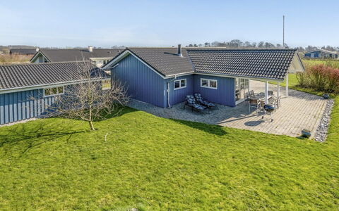 Bara - 600M from the Sea: Hus, Hjem, Tag, Sommerhus, Busk, Sidespor, Dør, Have, Stuehus