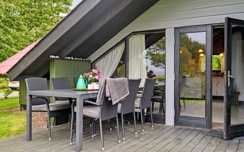 Elisej - 100M from the Sea: Træ, Møbel, Stol, Hjem, Veranda, Skygge, Hårdttræ, Udendørs Møbler, Dør, Køkken & Spisebord