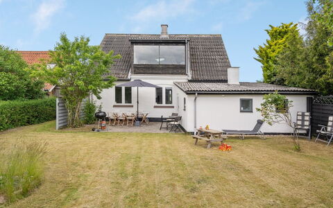 Truels - 2Km from the Sea: Bygning, Tag, Hus, Hjem, Boligområde, Sommerhus, Land Lot, Landdistrikt, Estate, Have