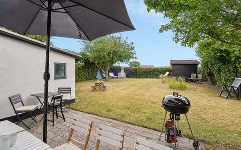 Truels - 2Km from the Sea: Møbel, Udendørs Møbler, Stol, Hjem, Udendørs Bord, Tag, Land Lot, Have, Backyard, Skygge