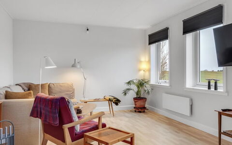 Truels - 2Km from the Sea: Møbel, Indretning, Gulvbelægning, Etage, Væg, Træ, Loft, Trægulve, Værelse, Stue