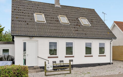 Truels - 2Km from the Sea: Tag, Hus, Hjem, Sommerhus, Dør, Sidespor, Dæk, Veranda, Planke, Hårdttræ