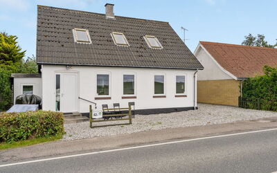 Truels - 2Km from the Sea