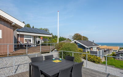 Ebbeline - 150M from the Sea