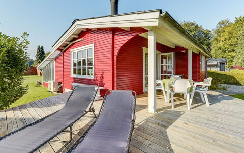 Florencia - 200M from the Sea: Tag, Hus, Land Lot, Hjem, Sommerhus, Estate, Garden Bygninger, Skygge, Bjælkehytte, Landscaping