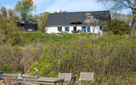 Ose - 50M from the Sea: Plantesamfund, Sollys, Urteagtig Plante, Have, Plantation, Landbrug, Farm