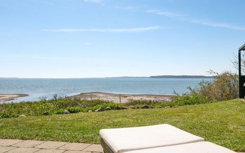 Ose - 50M from the Sea: Plantesamfund, Sollys, Urteagtig Plante, Have, Plantation, Landbrug, Farm