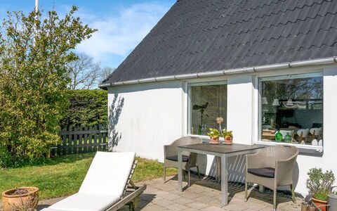 Ose - 50M from the Sea: Plantesamfund, Sollys, Urteagtig Plante, Have, Plantation, Landbrug, Farm