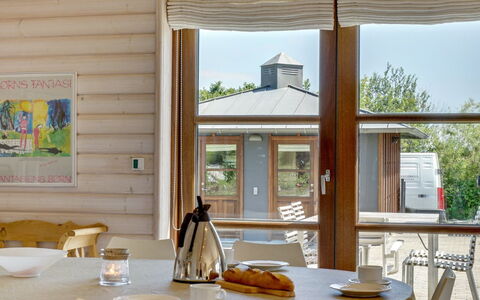 Øthkil - 93M from the Sea: Gulvbelægning, Etage, Loft, Indretning, Countertop, Køkken, Cabinetry, Værelse, Større Bandage, Lysarmatur
