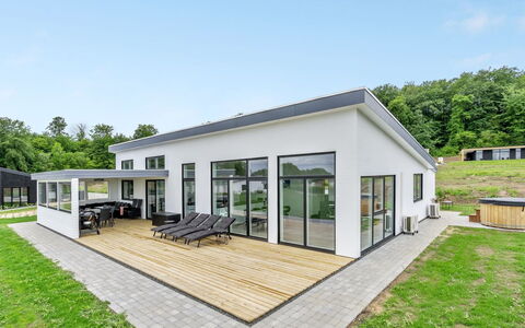 Constantin - 500M from the Sea: Plantesamfund, Sollys, Urteagtig Plante, Have, Plantation, Landbrug, Farm