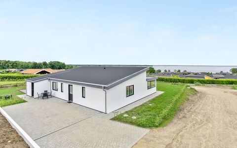 Constantin - 500M from the Sea: Plantesamfund, Sollys, Urteagtig Plante, Have, Plantation, Landbrug, Farm