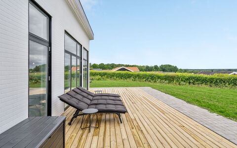 Constantin - 500M from the Sea: Plantesamfund, Sollys, Urteagtig Plante, Have, Plantation, Landbrug, Farm