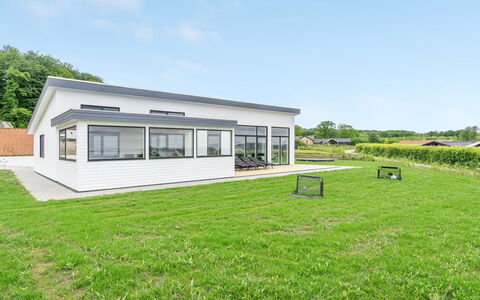 Constantin - 500M from the Sea: Plantesamfund, Sollys, Urteagtig Plante, Have, Plantation, Landbrug, Farm