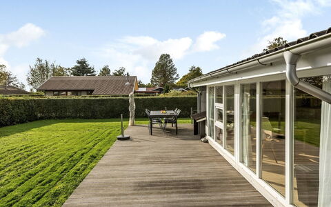 Florina - 700M from the Sea: Træ, Tag, Hjem, Hus, Arkitektur, Sidespor, Land Lot, Sommerhus, Skur, Garden Bygninger