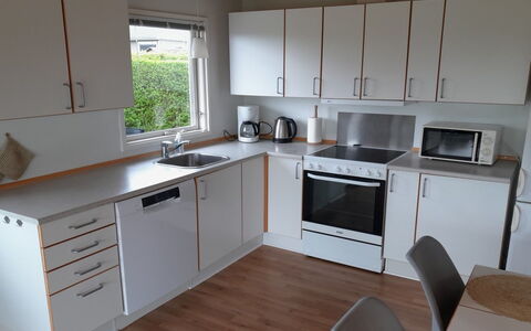 Blesse - 250M from the Sea: Køkken, Gulvbelægning, Countertop, Køkken Apparat, Træ, Cabinetry, Indretning, Møbel, Etage, Større Bandage