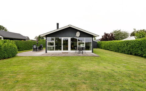 Blesse - 250M from the Sea: Tag, Hus, Hjem, Sommerhus, Dør, Sidespor, Dæk, Veranda, Planke, Hårdttræ