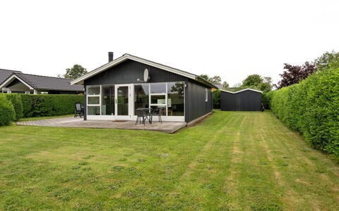 Blesse - 250M from the Sea: Tag, Hus, Hjem, Sommerhus, Dør, Sidespor, Dæk, Veranda, Planke, Hårdttræ