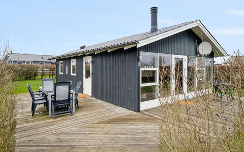 Blesse - 250M from the Sea: Tag, Hus, Hjem, Sommerhus, Dør, Sidespor, Dæk, Veranda, Planke, Hårdttræ