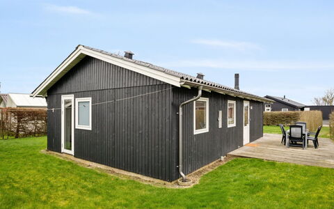 Blesse - 250M from the Sea: Tag, Hus, Hjem, Sommerhus, Dør, Sidespor, Dæk, Veranda, Planke, Hårdttræ