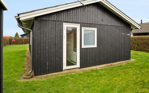 Blesse - 250M from the Sea: Tag, Hus, Hjem, Sommerhus, Dør, Sidespor, Dæk, Veranda, Planke, Hårdttræ