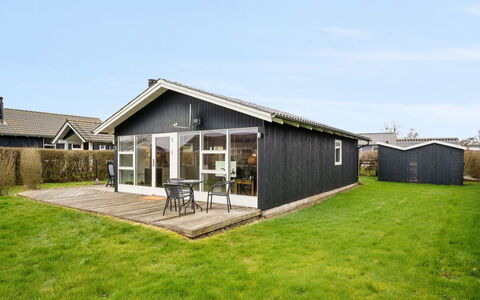 Blesse - 250M from the Sea: Tag, Hus, Hjem, Sommerhus, Dør, Sidespor, Dæk, Veranda, Planke, Hårdttræ