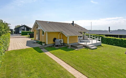 Albantine - 150M from the Sea: Tag, Hus, Hjem, Sommerhus, Dør, Sidespor, Dæk, Veranda, Planke, Hårdttræ