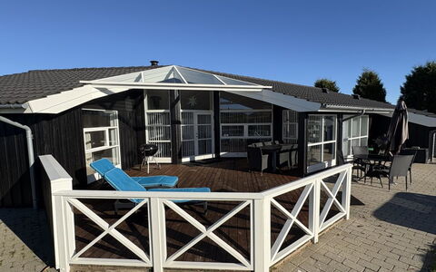 Arnod - 400M from the Sea: Træ, Have, Backyard, Land Lot, Hjem, Tag, Skygge, Dæk, Hårdttræ, Gård
