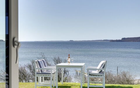 Lander - 20M from the Sea: Tag, Hus, Hjem, Sommerhus, Sidespor, Estate, Indkørsel, Garden Bygninger, Gård, Skur