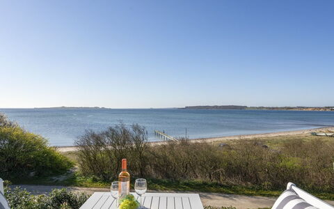 Lander - 20M from the Sea: Tag, Hus, Hjem, Sommerhus, Sidespor, Estate, Indkørsel, Garden Bygninger, Gård, Skur