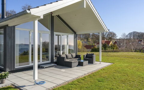 Lander - 20M from the Sea: Tag, Hus, Hjem, Sommerhus, Sidespor, Estate, Indkørsel, Garden Bygninger, Gård, Skur