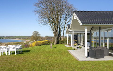 Lander - 20M from the Sea: Tag, Hus, Hjem, Sommerhus, Sidespor, Estate, Indkørsel, Garden Bygninger, Gård, Skur