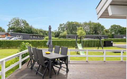Darja - 300M from the Sea: Tag, Hus, Land Lot, Hjem, Sommerhus, Estate, Garden Bygninger, Skygge, Bjælkehytte, Landscaping