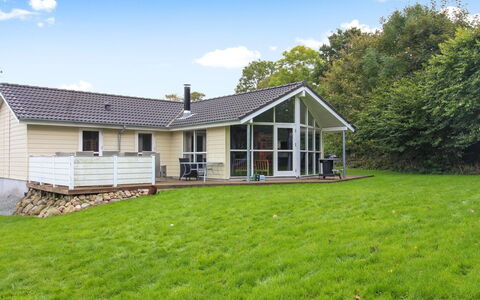 Cara - 200M from the Sea: Tag, Hus, Hjem, Sommerhus, Sidespor, Estate, Indkørsel, Garden Bygninger, Gård, Skur