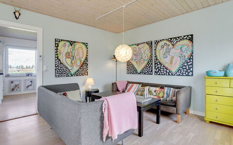 Ewelina - 15Km from the Sea: Møbel, Indretning, Gulvbelægning, Etage, Couch, Træ, Stue, Værelse, Loft, Hjem