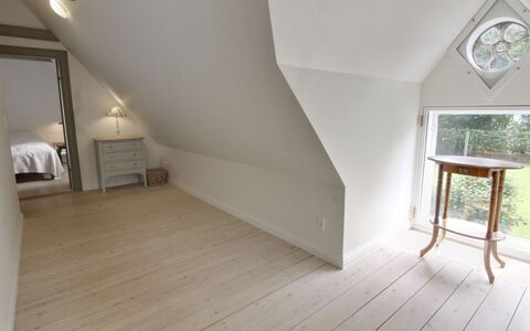 Ingulf - 18Km from the Sea: Blå, Busk, Sommerhus, Bunddække, Have, Estate, Skygge, Landscaping, Stuehus, Eco Hotel