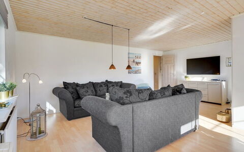 Harrieth - 16Km from the Sea: Hjem, Tag, Hus, Sommerhus, Estate, Dør, Veranda, Sidespor, Stuehus, Skygge